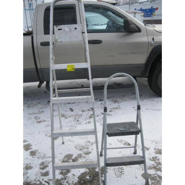 4' PAINTER'S LADDER & A 2' LADDER