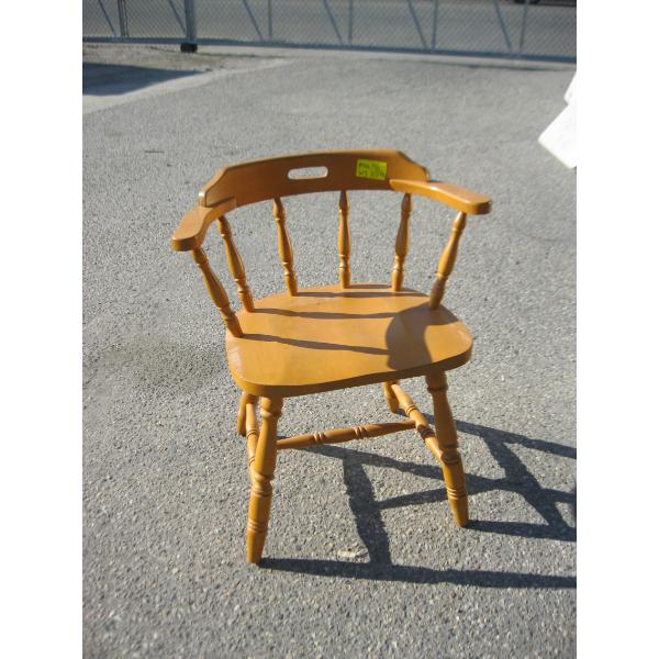 ROUND BACK CHAIR