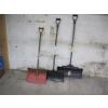 Image 1 : 3 SNOW SHOVELS