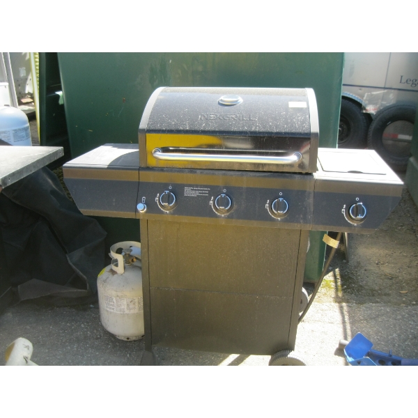 NEXGRILL PROPANE BBQ W/TANK