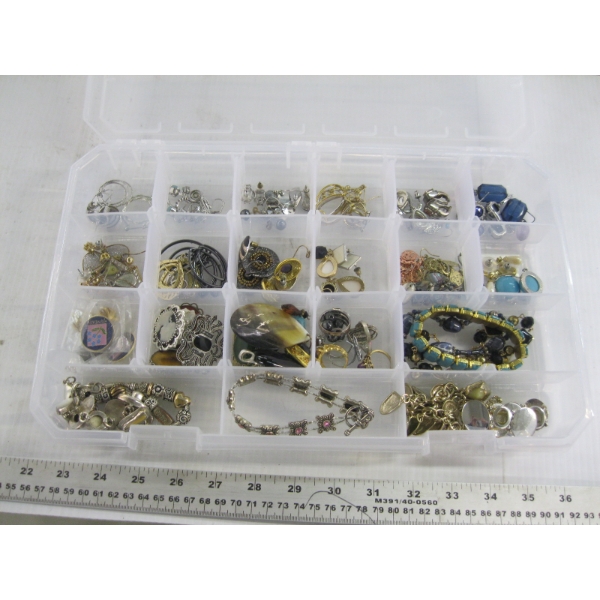 TRAY OF COSTUME JEWELLERY