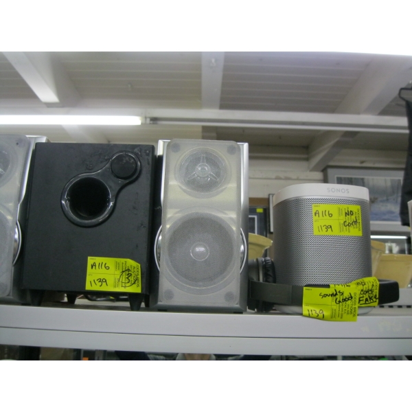 SONOS SPEAKER, PAIR OF FAKE BOSE HEADPHONES & 3 SPEAKERS