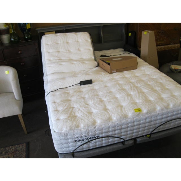 COMPLETE QUEEN SIZE ELECTRIC BED W/SPLIT HEAD/BED, KINGSDOWN FLEX TECH MATTRESS & HEADBOARD