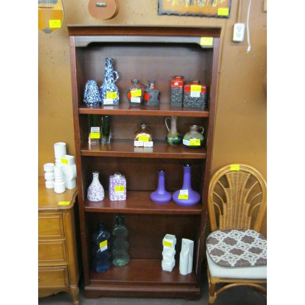 ADJUSTABLE SHELF UNIT