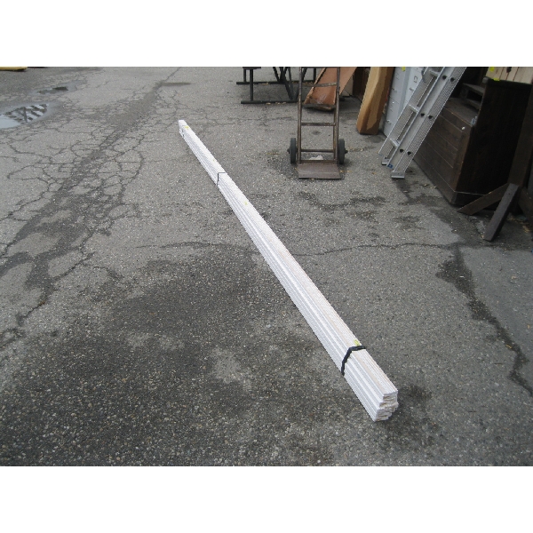 BUNDLE OF 10 NEW 11/16"X2 1/4"X14' MOULDING