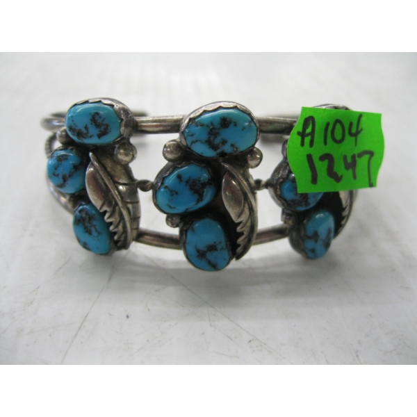 SILVER & TURQUOISE NAVAJO BRACELET