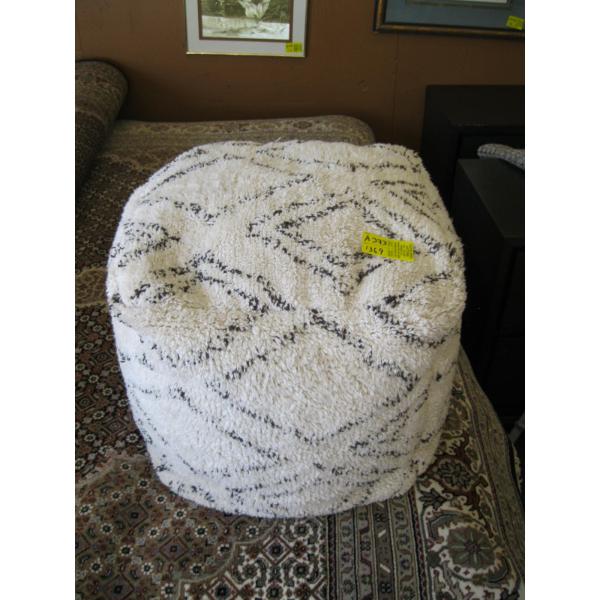 PADDED FOOTSTOOL