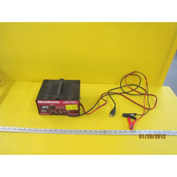 MOTOMASTER BATTERY CHARGER