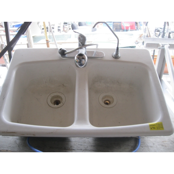 WHITE CAST IRON SINK W/TAPS