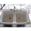 Image 1 : WHITE CAST IRON SINK W/TAPS
