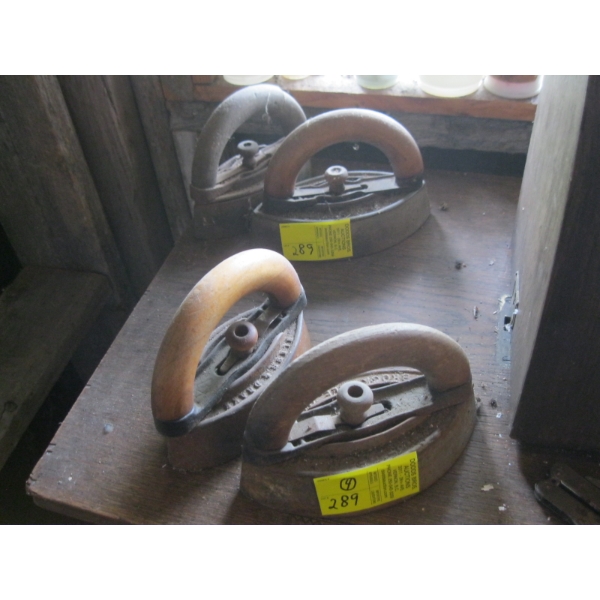 4 SAD IRONS W/HANDLES