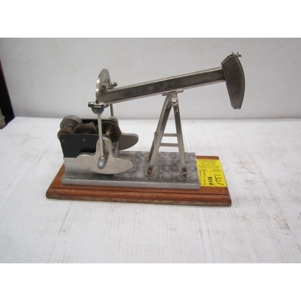 OIL JACK PUMP DISPLAY