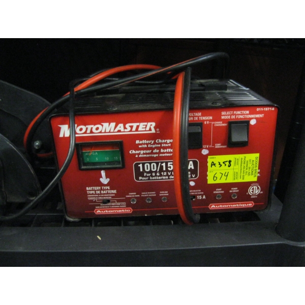 MOTOMASTER BATTERY CHARGER