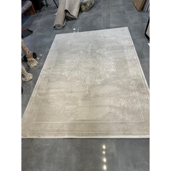 5'3"X7'7" AREA CARPET