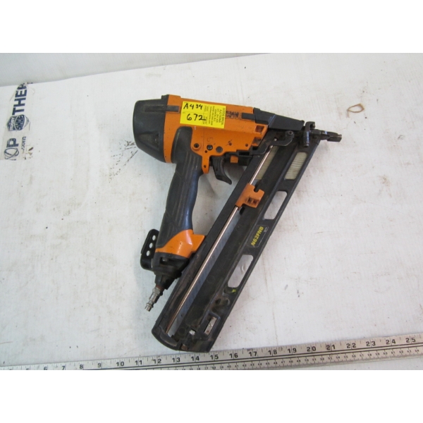 BOSTITCH AIR NAILER