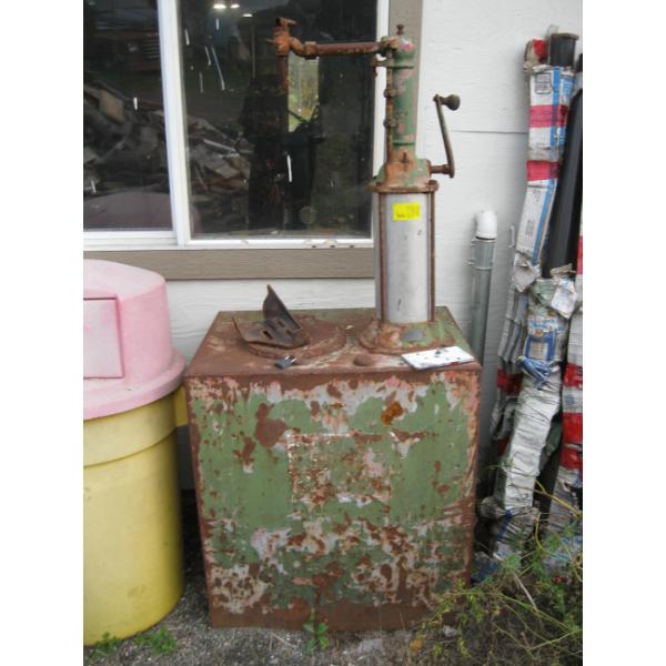OIL STORAGE TANK W/PUMP