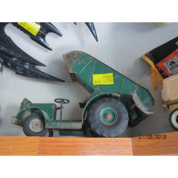 GREEN METAL LOADER