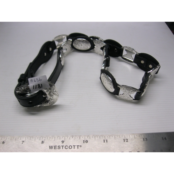 DECORATIVE SILVER & LEATHER LOOK BELT