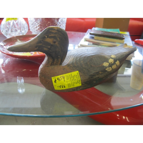 VINTAGE CARVED WOODEN DECOY