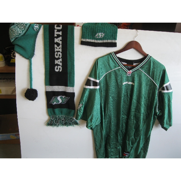 SASKATCHEWAN ROUGHRIDERS JERSEY (SZ XL), TOQUE, ETC.