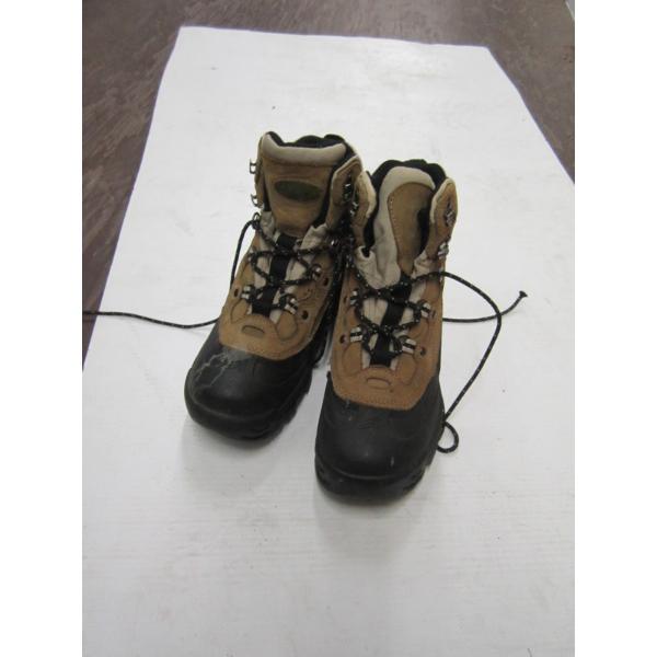 PAIR OF LADIES SZ 7.5M LACROSSE HIKING BOOTS