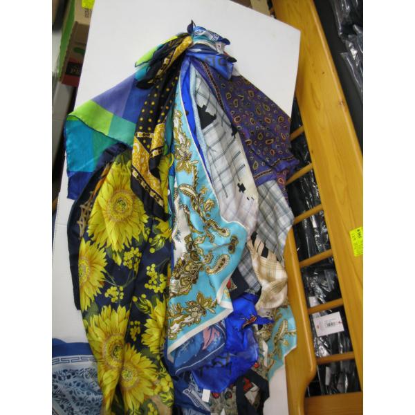 BUNDLE OF SCARVES