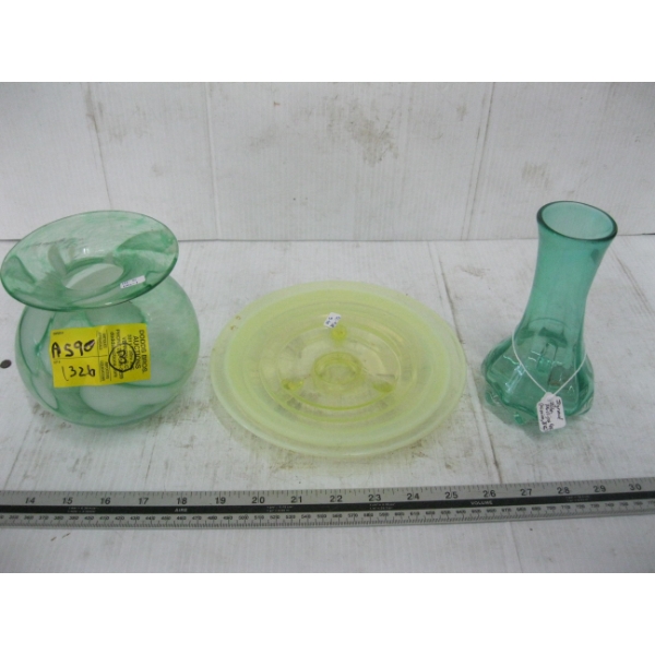 3 PIECES OF GLASSWARE - SIGNED VASE BY JOHN PHILLIPS - VASELINE GLASS FOOTED PLATE