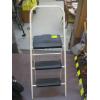 Image 1 : FOLDING 3 STEP LADDER