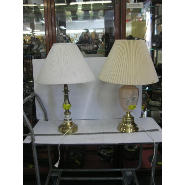 2 TABLE LAMPS
