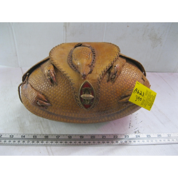 ARMADILLO PURSE