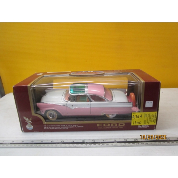 FORD FAIRLANE CROWN VIC 1955