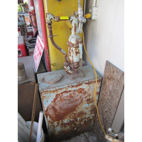 OIL PUMP W/TANK