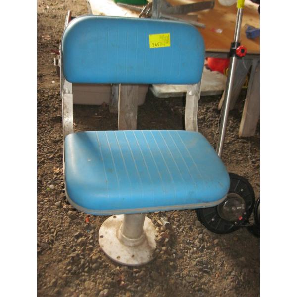 SWIVEL BOAT SEAT