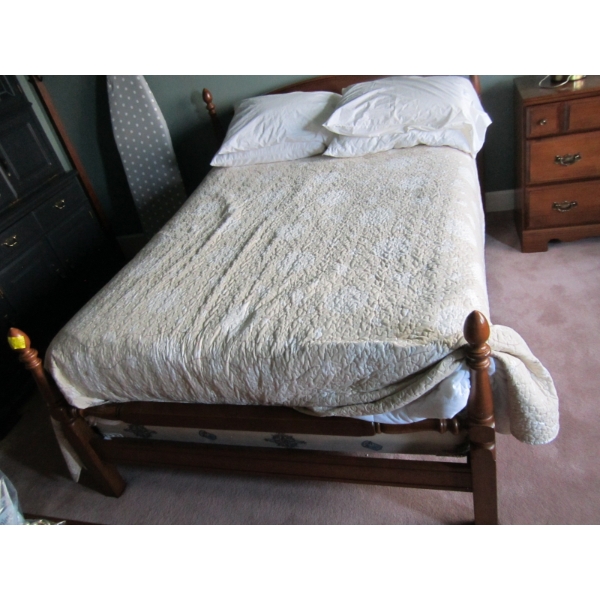 VILAS MAPLE QUEEN SIZE BEDFRAME W/BOX SPRING  & MATTRESS
