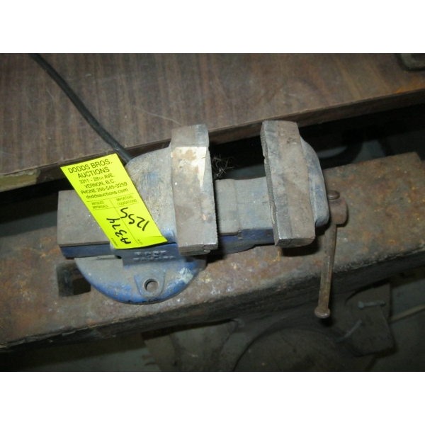 SM. TEAKO MADE IN CANADA VISE
