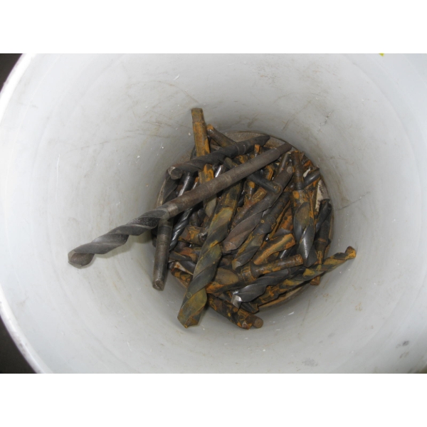 BUCKET W/ASST. LG. DRILL BITS