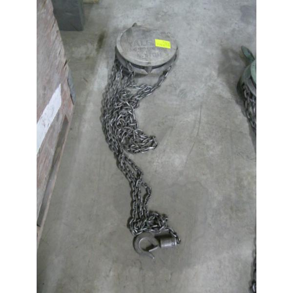 YALE 1/2 TON CHAIN HOIST