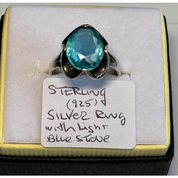 STERLING .925 SILVER RING W/LIGHT BLUE STONE - SZ 7 1/2