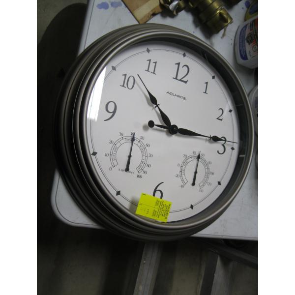 LG. ACURIGHT CLOCK W/HUMIDITY & THERMOSTAT