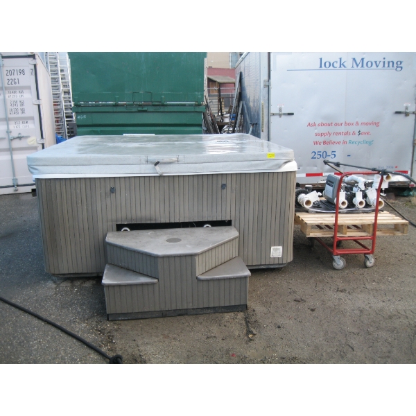 BEACHCOMBER HOT TUB - MOSTLY NEW PUMP PARTS, NEW HEATER, 1 PUMP NEEDS WORK