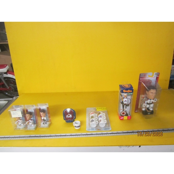 SM. HOCKEY BOBBLEHEAD FIGURINES, ETC.