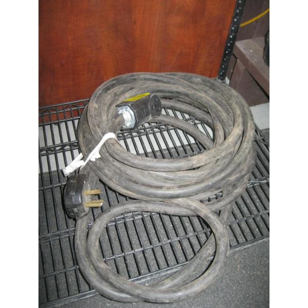 HEAVY DUTY 220V EXTENSION CORD