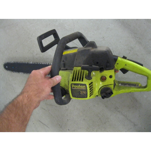 "AS IS" POULAN 2050 GAS CHAINSAW