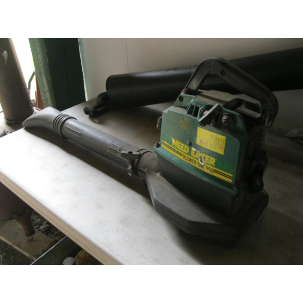 WEEDEATER GAS POWERED BLOWER VACUUM