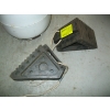 Image 3 : OUTDATED SM. PROPANE TANK W/PROPANE & PAIR OF SM. WHEEL CHOCKS