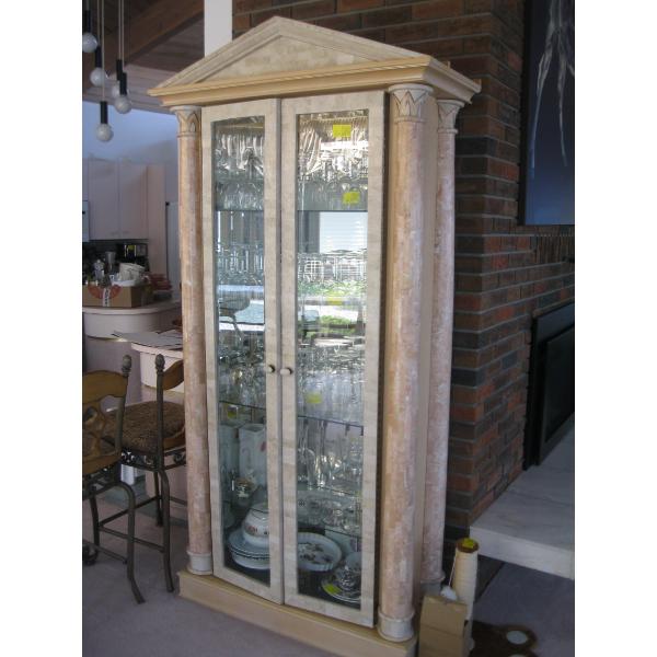 2 DOOR DECORATIVE CHINA CABINET