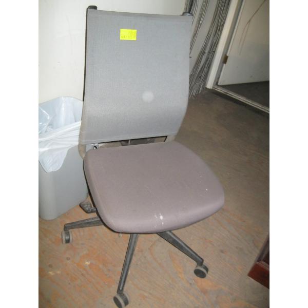 GREY OFFICE CHAIR