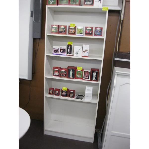 WHITE ADJUSTABLE SHELF UNIT
