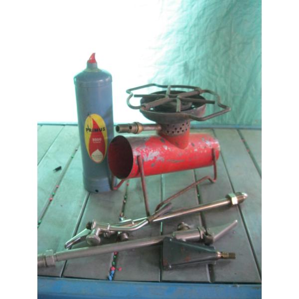 ANTIQUE PROPANE STOVE