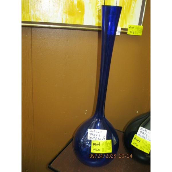 ARTHUR PERCY GULLASKRUF MCM VASE